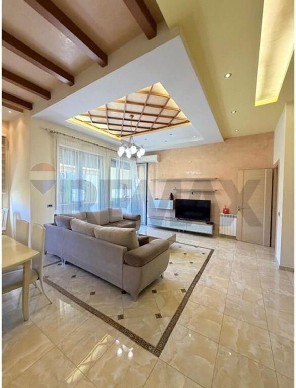 Apartament 2+1+2 me qera Pazari Ri