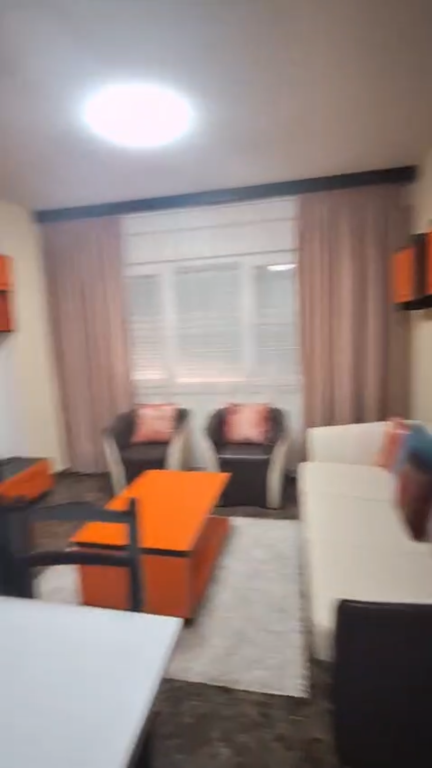 Apartament 1+1, Petro Nini!