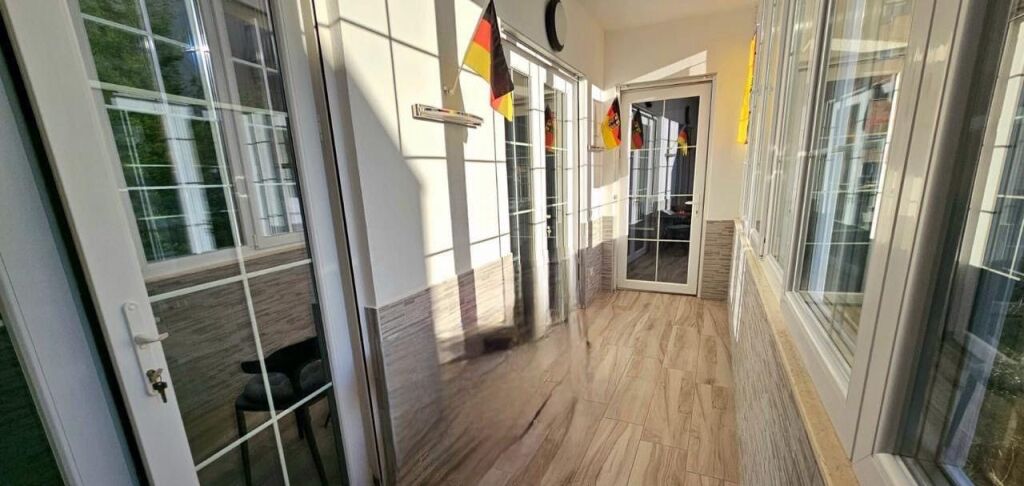 Rent | Ambjent Biznesi | Materniteti i Ri | 900 €/month