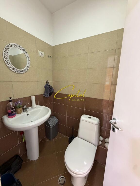 AMBIENTE COMMERCIALE IN AFFITTO 54 M2 ASTIR 40.000 LEKE