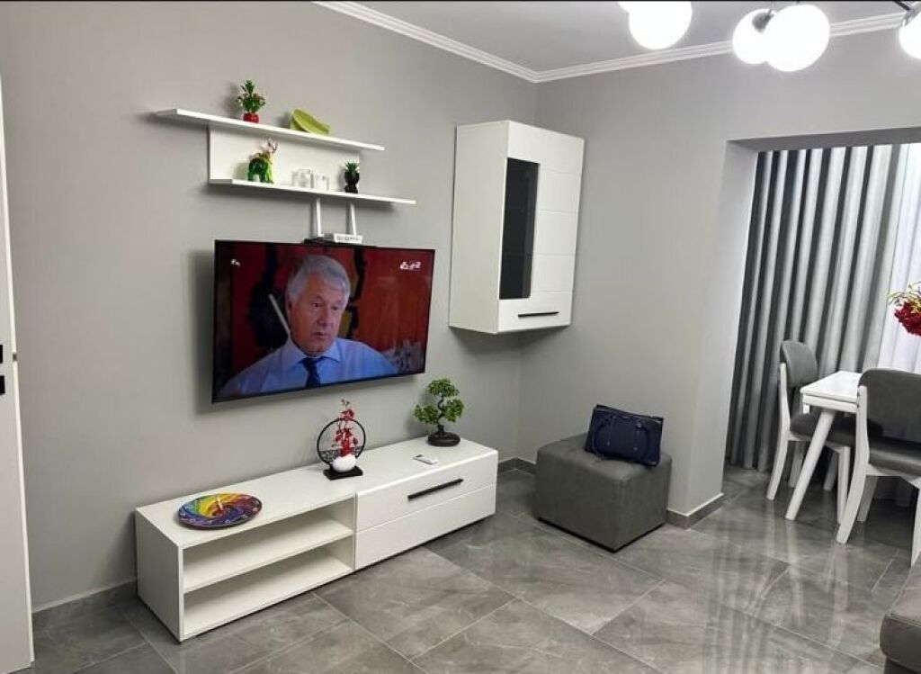 Qera | Apartament 2 + 1 | Pazari i Ri – Qender | 800 €/muaj