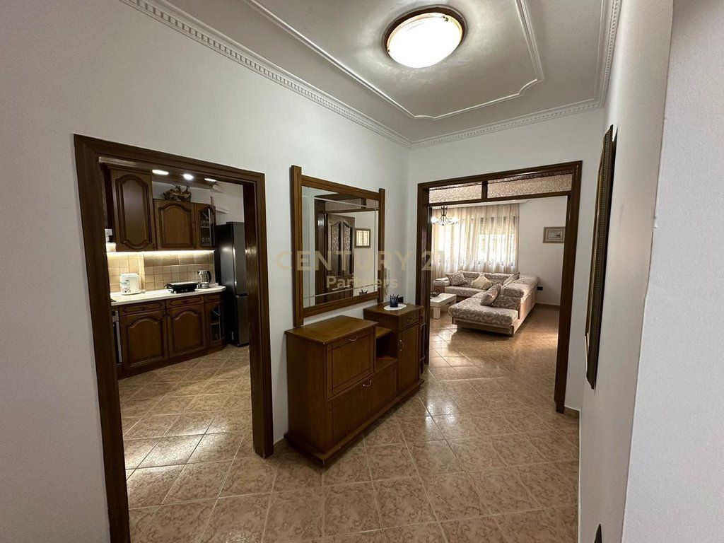 APARTAMENT 2+1+2 ME QIRA – MYSLYM SHYRI