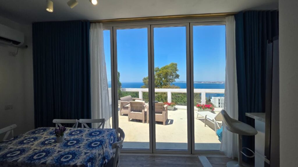 Super Penthouse con vista sul mare, acqua fredda, Vlora