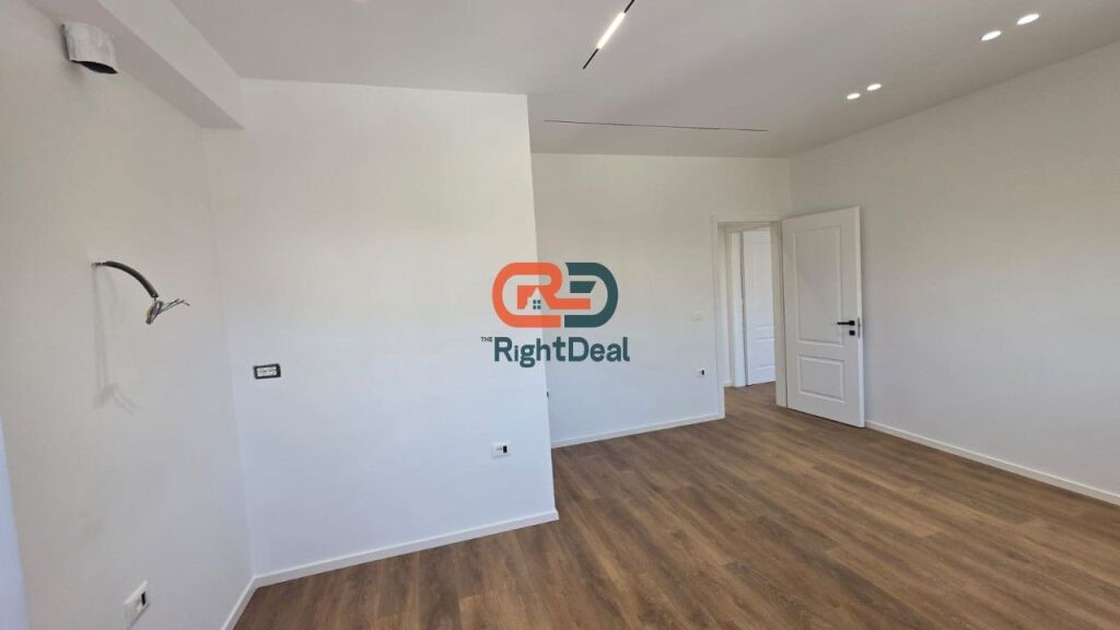 At Kongresi I Manastirit Street, Apartment 1+1 for Sale, Ideal for Living and Investment!!!