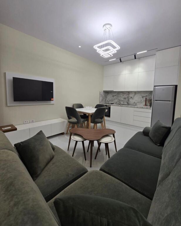 Jepet me qira apartament 1+1 te Univers City!