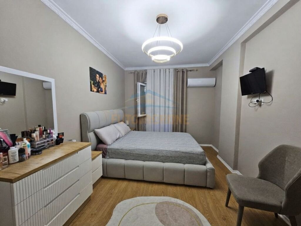 Shitet, Apartament 2+1, Univers City, Tiranë