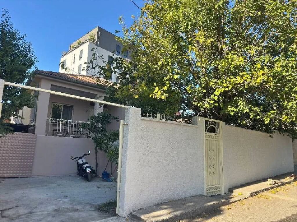 SHTEPI PRIVATE 2+1 ME QIRA 120 m² | Oborr 380 m² - ALI DEMI