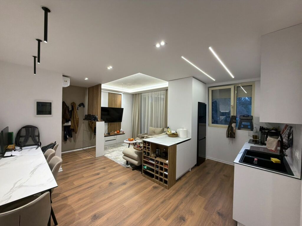 For sale, Apartment 2+1 + Garage + Service Unit, Shkoze, Tirana