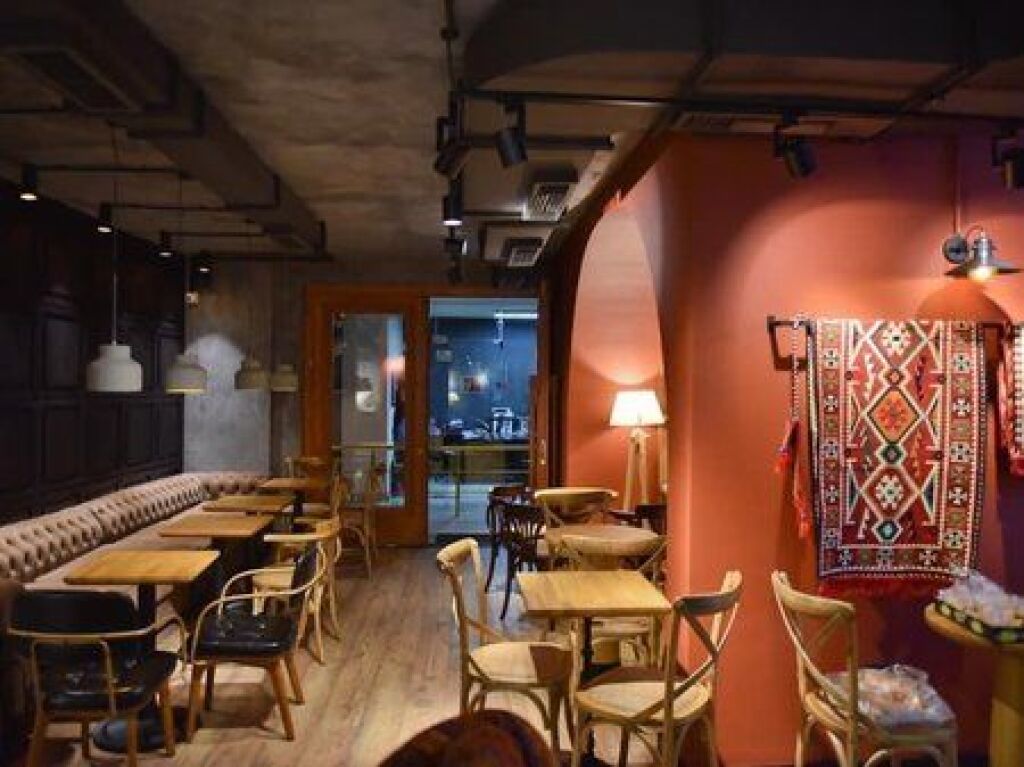 Rent, Bar-Restaurant, Former Exhibition, Tirana