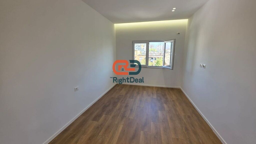 At Kongresi I Manastirit Street, Apartment 1+1 for Sale, Ideal for Living and Investment!!!