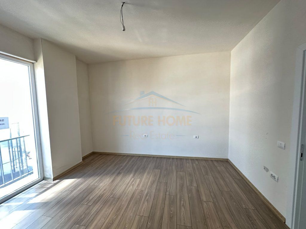 Shitet,Apartament 2+1, Kamez,Tirane