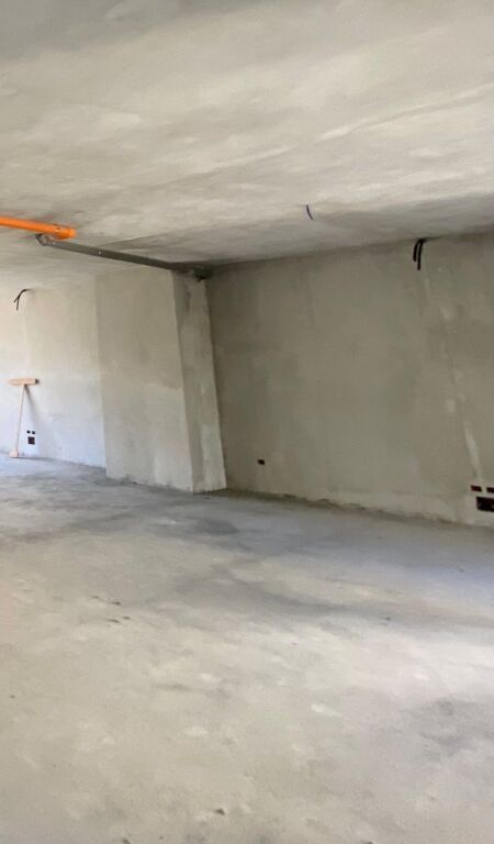SHOP FOR RENT – RAFAELO COMPLEX, FRESK 300 € /Month
