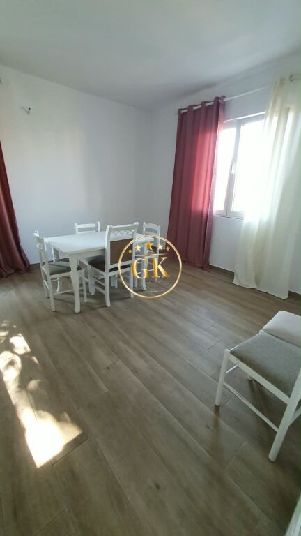 21008596 SHITET OSE JEPET ME QERA VILA,PLAZH