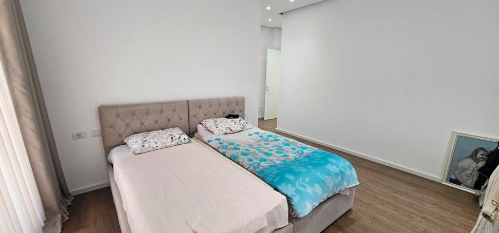🏙️ SHITET APARTAMENT 3+1+2 – BULEVARDI I RI, TIRANË