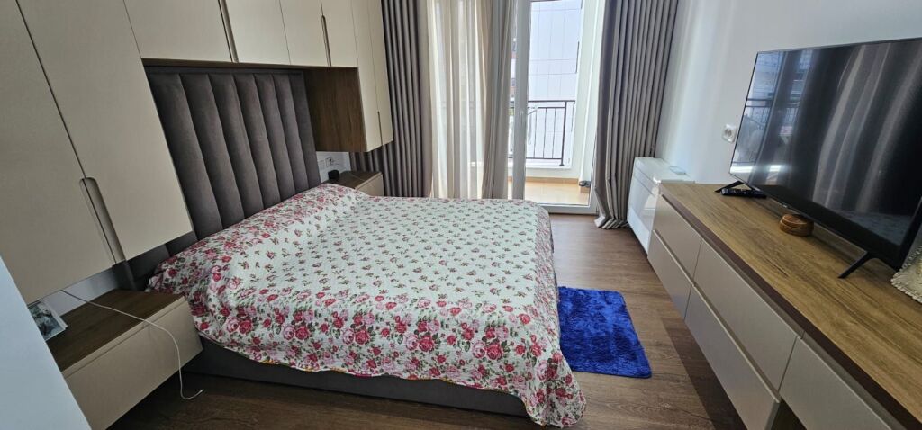 🏙️ SHITET APARTAMENT 3+1+2 – BULEVARDI I RI, TIRANË