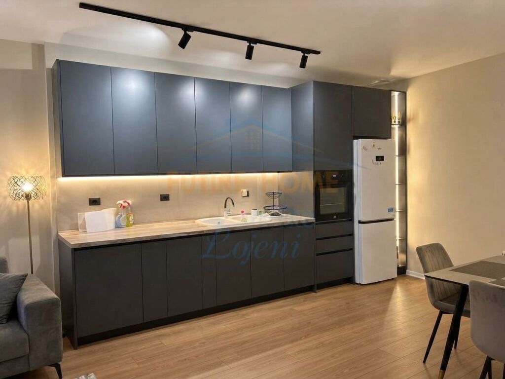 Apartament për shitje tek Liqeni i Thatë, Tirane.