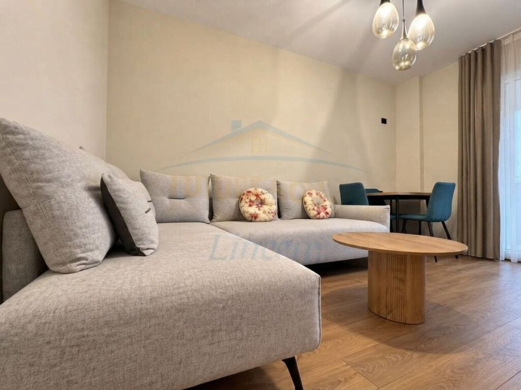 Apartament për shitje tek Liqeni i Thatë, Tirane.