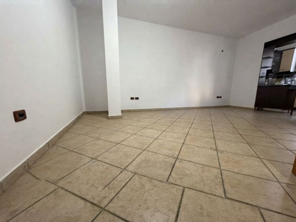 Affitto, Appartamento 2+1+2, 21 Dhjetori, Tirane