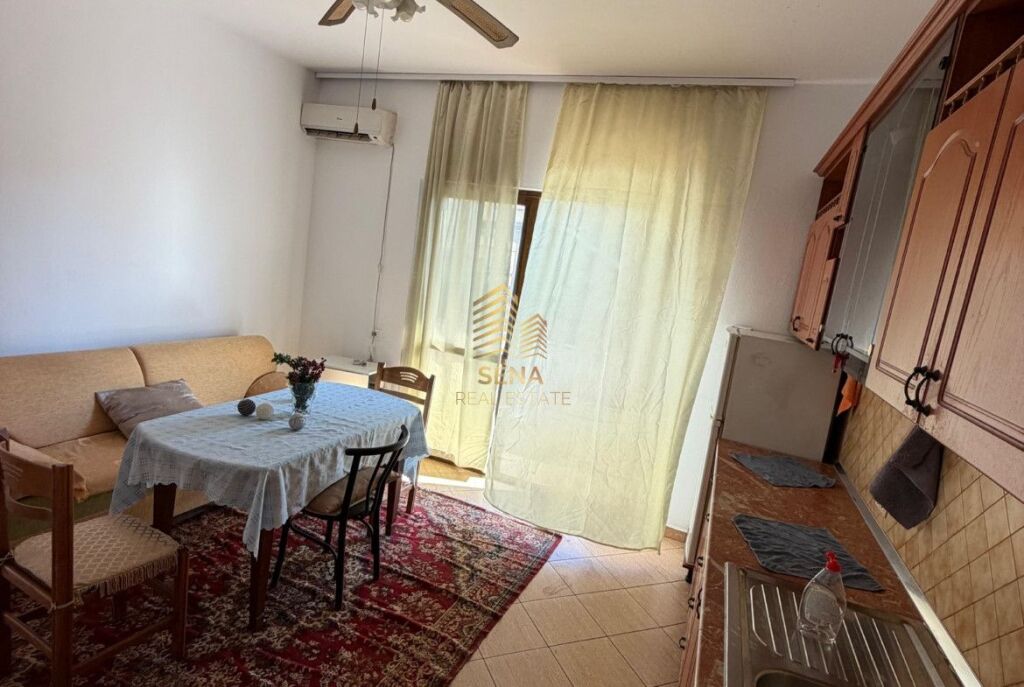 Rent, Private Entrance, 2+1+balcony+ Parking Space, American Hospital 2, 52,000 Leke/month