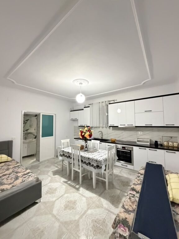 🏡 JEPET ME QIRA – SHTËPI PRIVATE 1+1 | ELEKTRIKU, VLORË