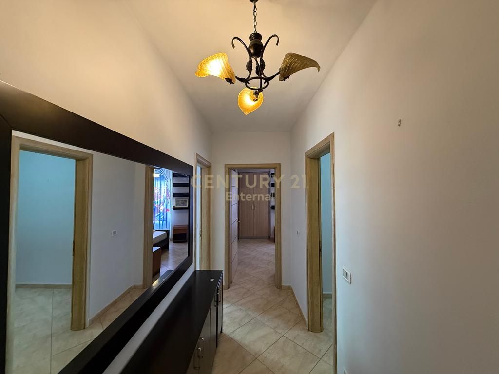 Apartament 2+1+ Verande Me Qira në Komunën e Parisit - 1100€ | 196 m²