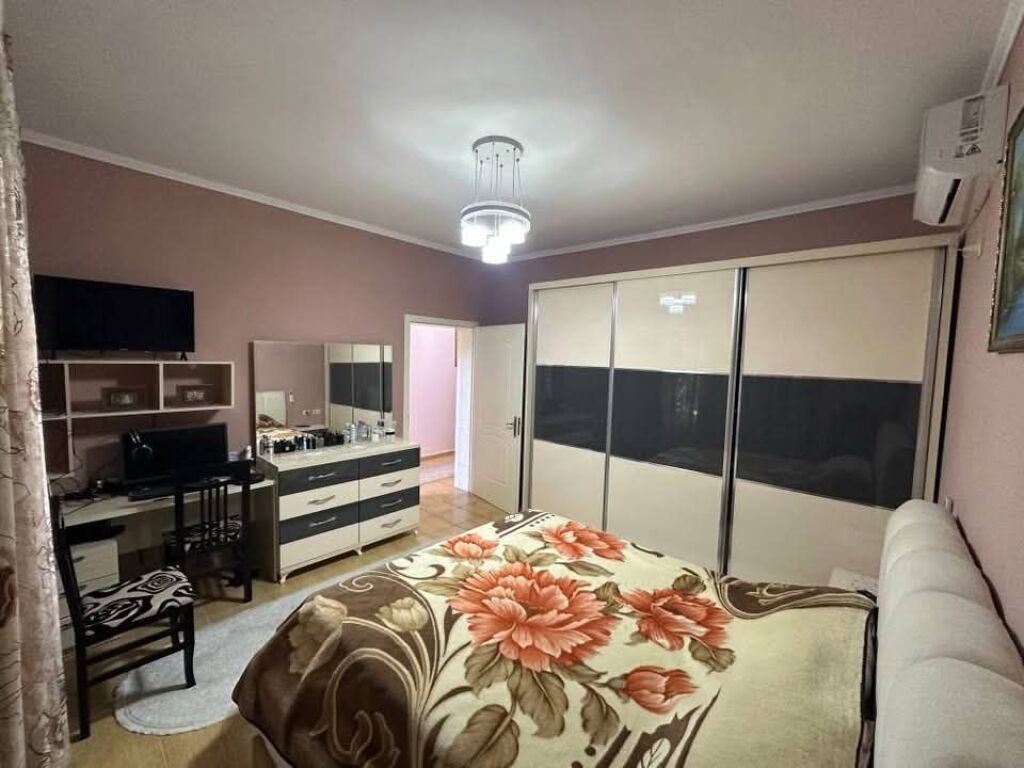 SHTEPI PRIVATE 2+1 ME QIRA 120 m² | Oborr 380 m² - ALI DEMI
