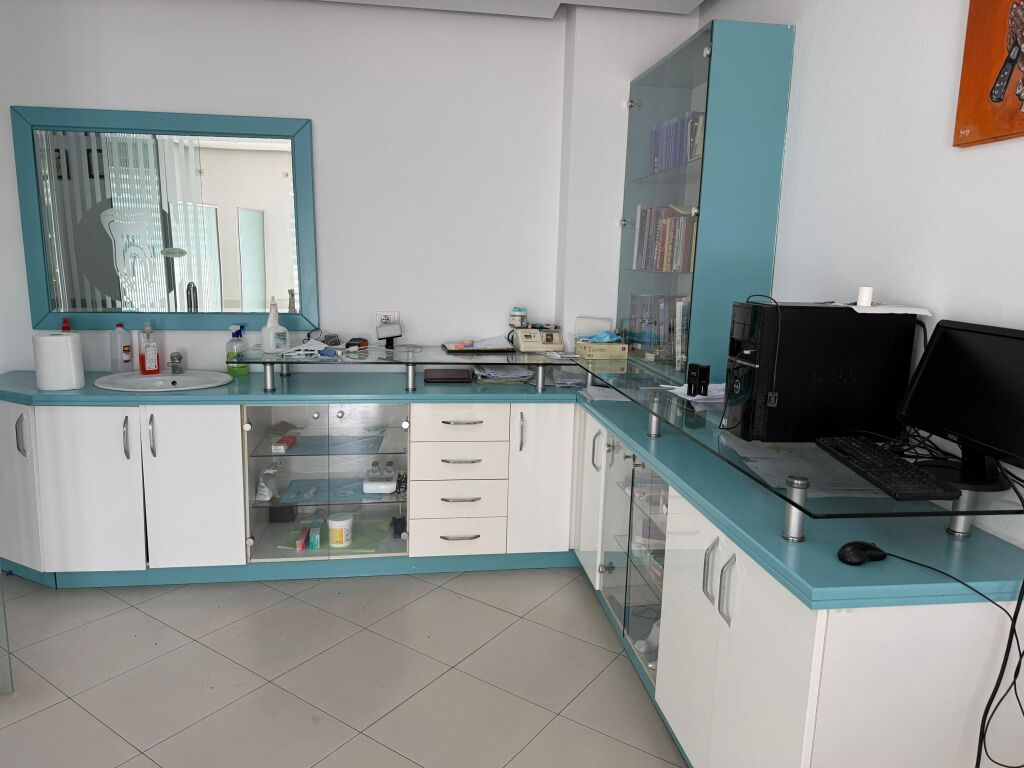 Kamez Clinica dentale in affitto 107M²