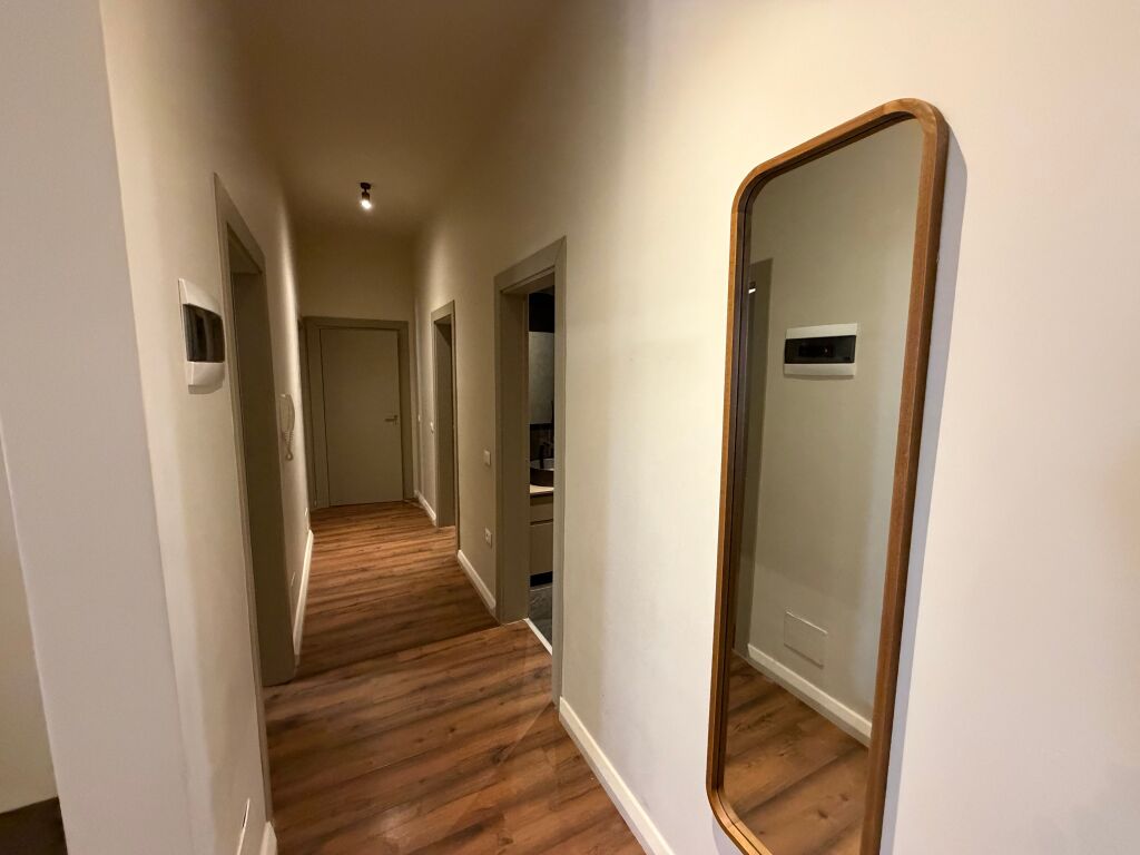 🏡 Apartment 2+1 for rent – zoological garden Bilal Sina street   📍 Very preferred and quiet area 🏢 1st floor | New building with elevator ✨ Newly furnished 🛋️ 2+1 layout, ideal for couple or family 💶 Price: 80000 leke per month  