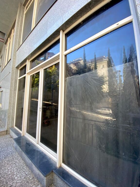 SHOP FOR RENT – RAFAELO COMPLEX, FRESK 300 € /Month