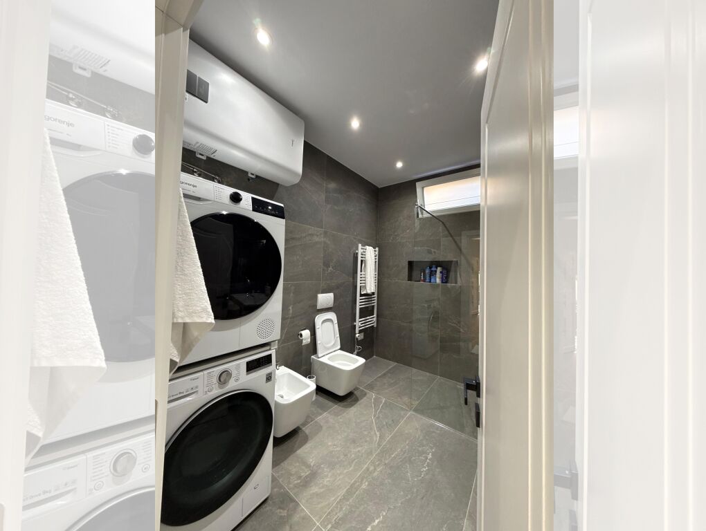 JEPET ME QIRA SHTËPI 2+1 + DEPO | 105 m² | MATERNITETI I RI, TIRANË