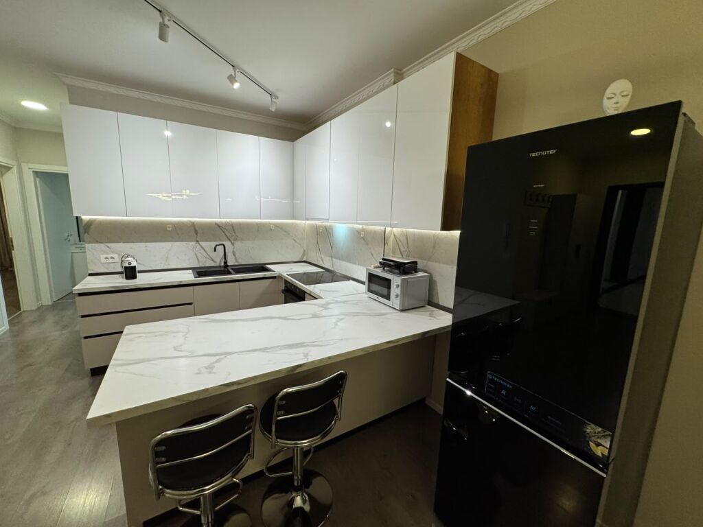 Apartament 2+1+2 me qira tek Parku Olimpik