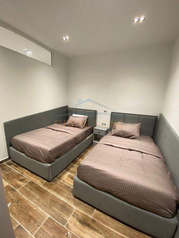 Shitet, Apartament 2+1, 27-katëshi, Vollga, Durrës