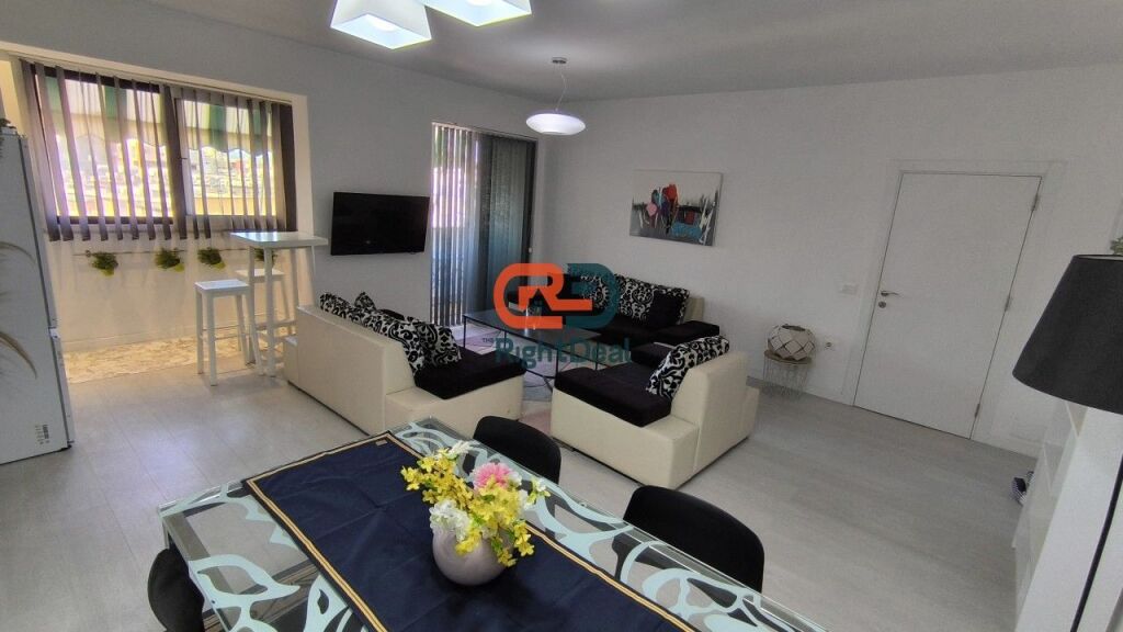 Tek Piazza, Jepet Me Qira Apartament 2+1, Totalisht I Investuar !!!