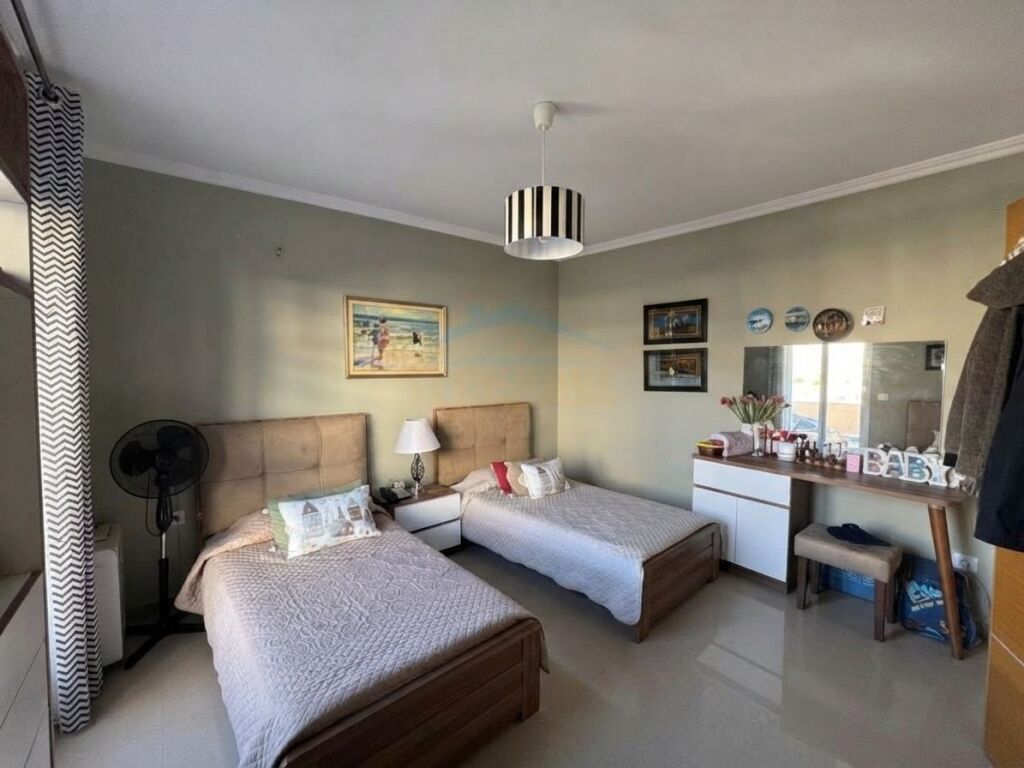 Shitet , Apartament 3+1+2 , Rruga e Kosovareve