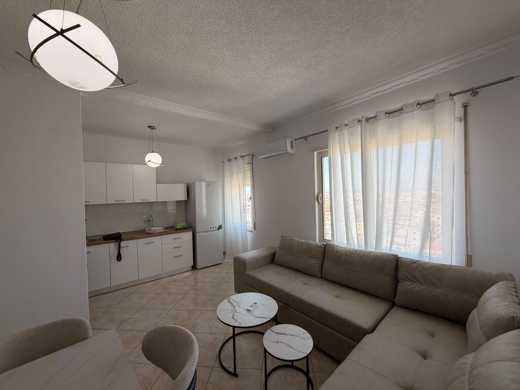 Shitet apartament 1+1