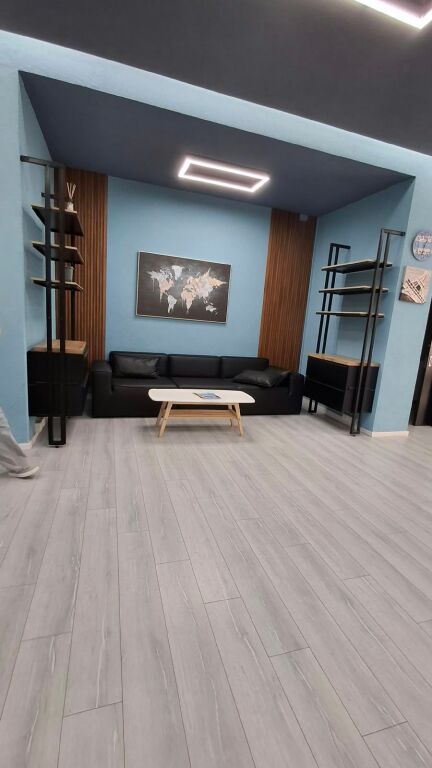 VENDITA AMBIENTE COMMERCIALE VICINO A BLUE STAR, DURRËS!