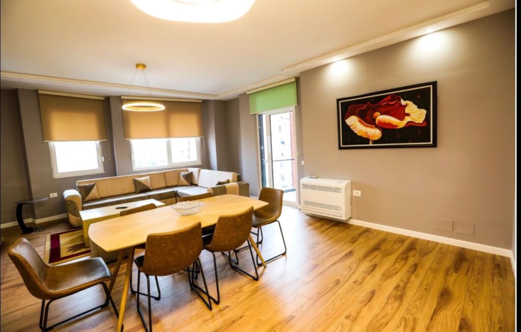 Apartament me qera 2+1+2 Perballe Toptanit