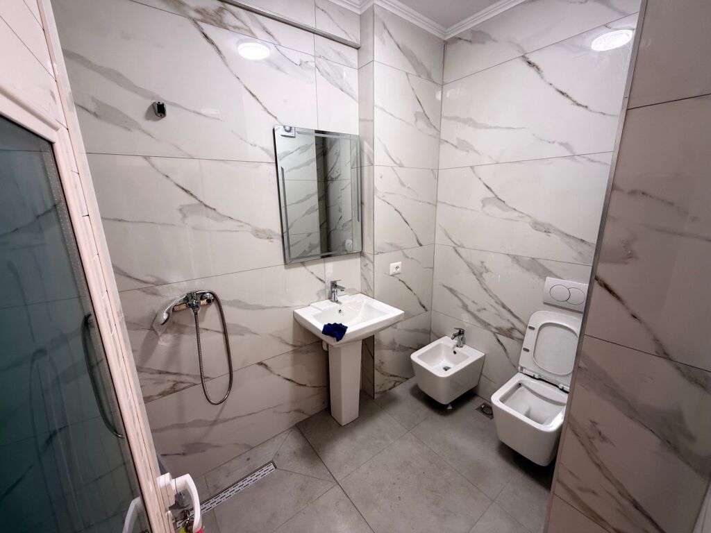 📣 QERA Apartament 2+1 Me 2 Tualete Dhe Ballkon 📍 Prane Bulevardit Te Ri ✨
