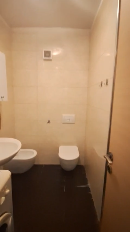 Apartament 1+1, Petro Nini!