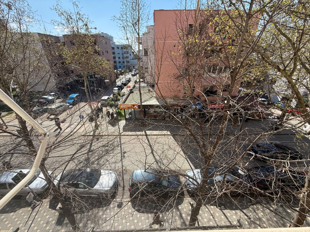 Kamez Clinica dentale in affitto 107M²