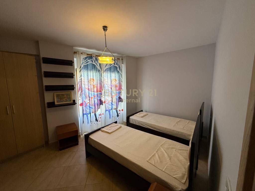 Apartament 2+1+ Verande Me Qira në Komunën e Parisit - 1100€ | 196 m² 1,100 € /Muaj 10,000 Lekë /Muaj