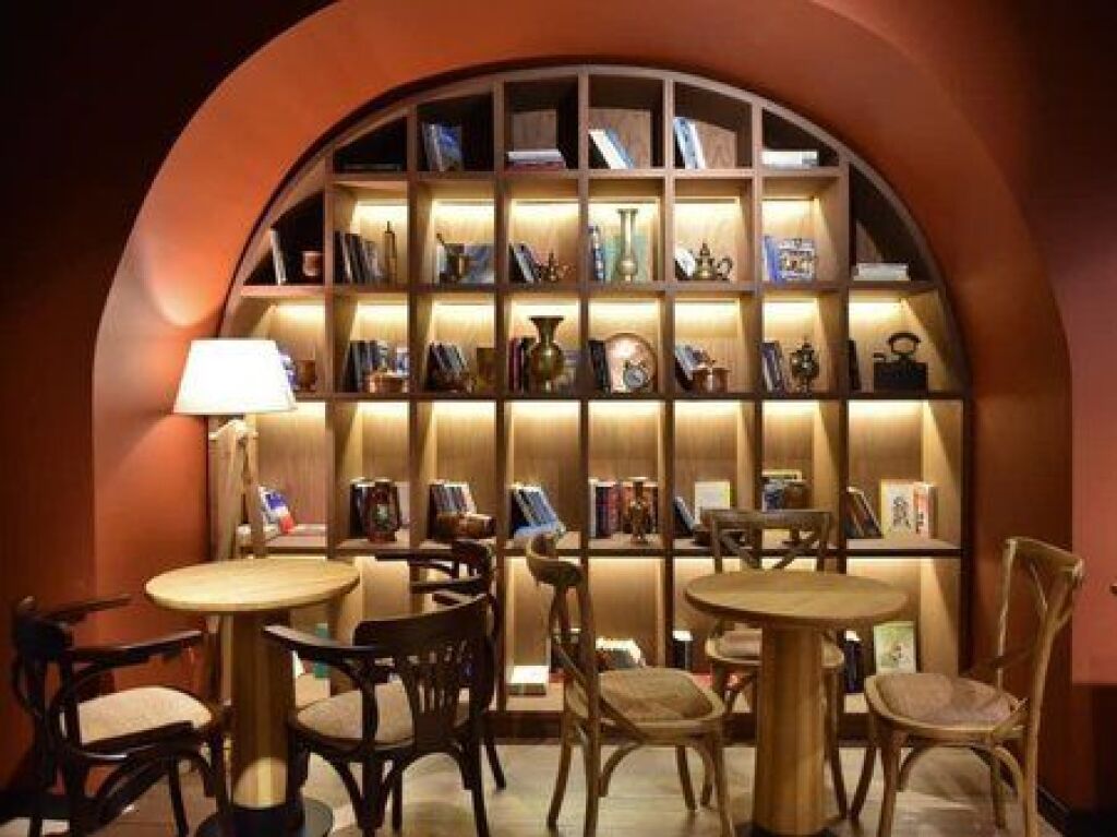 Rent, Bar-Restaurant, Former Exhibition, Tirana