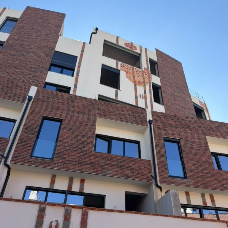 🔥Triplex in vendita  con 2 posti auto nella Residenza Kodra e Diellit 2
