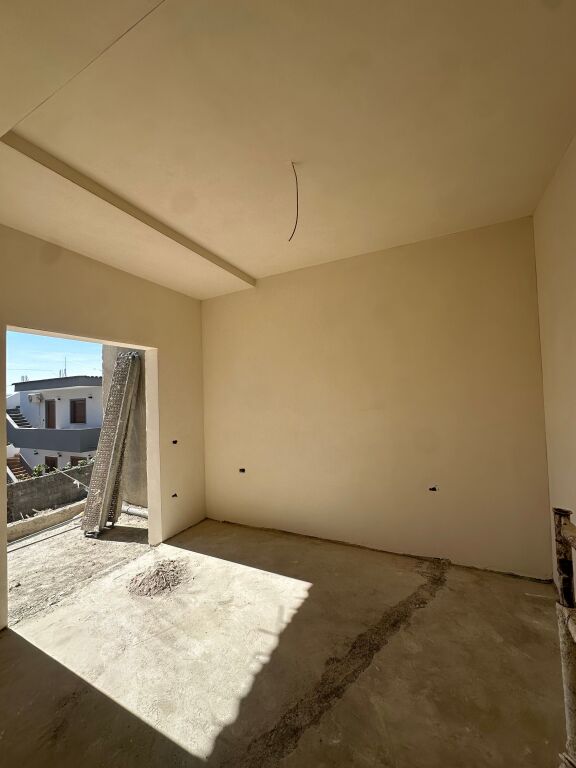 Apartament 1+1 per shitje ne Paskuqan