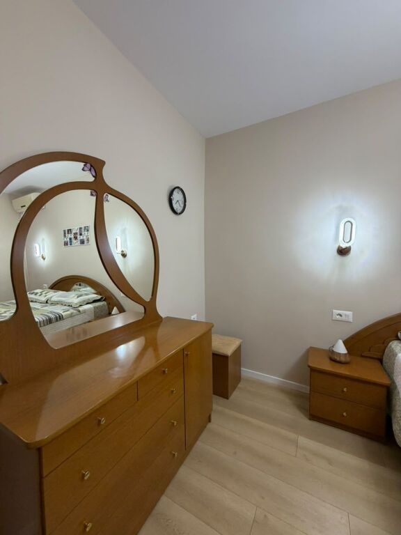 🏠 Jepet apartament 1+1 me qira – Myslym Shyri  🛋️ I mobiluar &amp; i kompletuar 📍 200 m nga Kastrati 🏢 Kati 5 💰 65,000 lekë/muaj