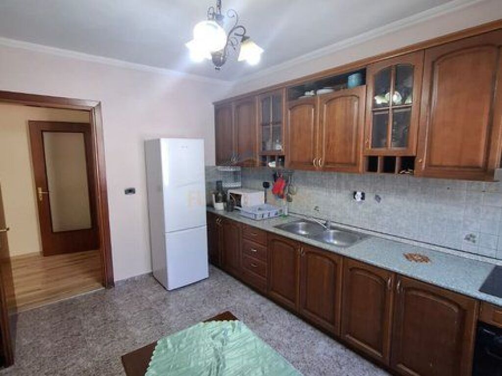 Qira,Apartament 3+1,Komuna e Parisit