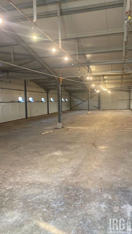 Kapanon 1700 m² me qira – Durrës📍 Pranë Sektorit Rinia, Durrës