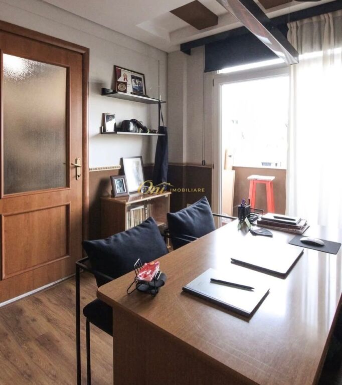 ISH EKSPOZITA AMBIENT ZYRE 120M2 PER QERA