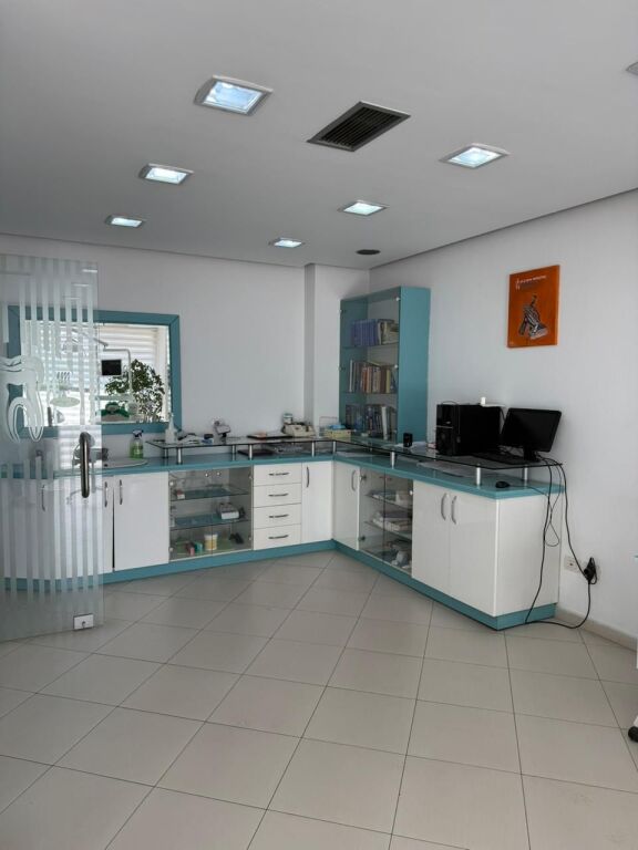 Kamez Clinica dentale in affitto 107M²