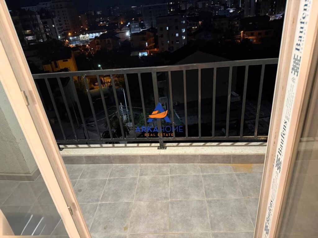 AFFITTASI APPARTAMENTO 2+1+BALCONE "RRUGA E DIBRES" 70.000 LEKE